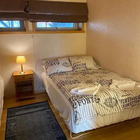 Yttersand Accomodation *